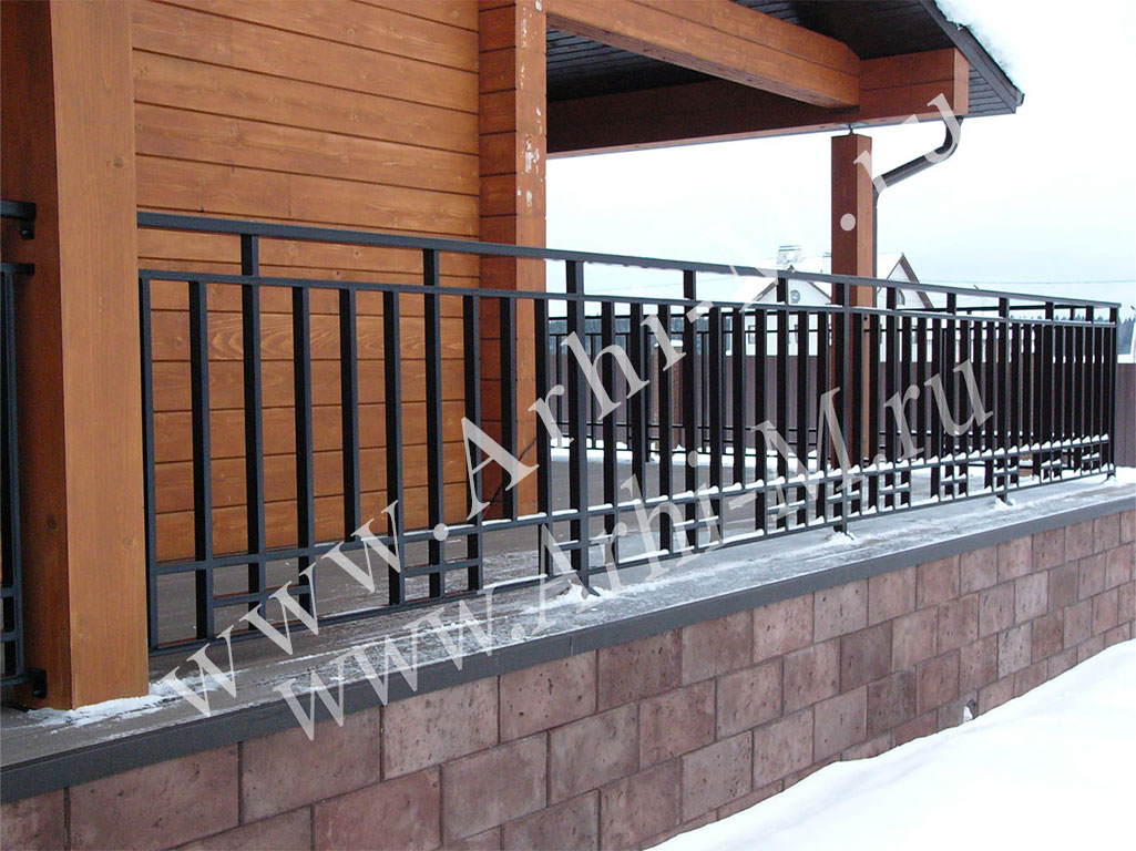 кованые перила с изогнутым поручнем